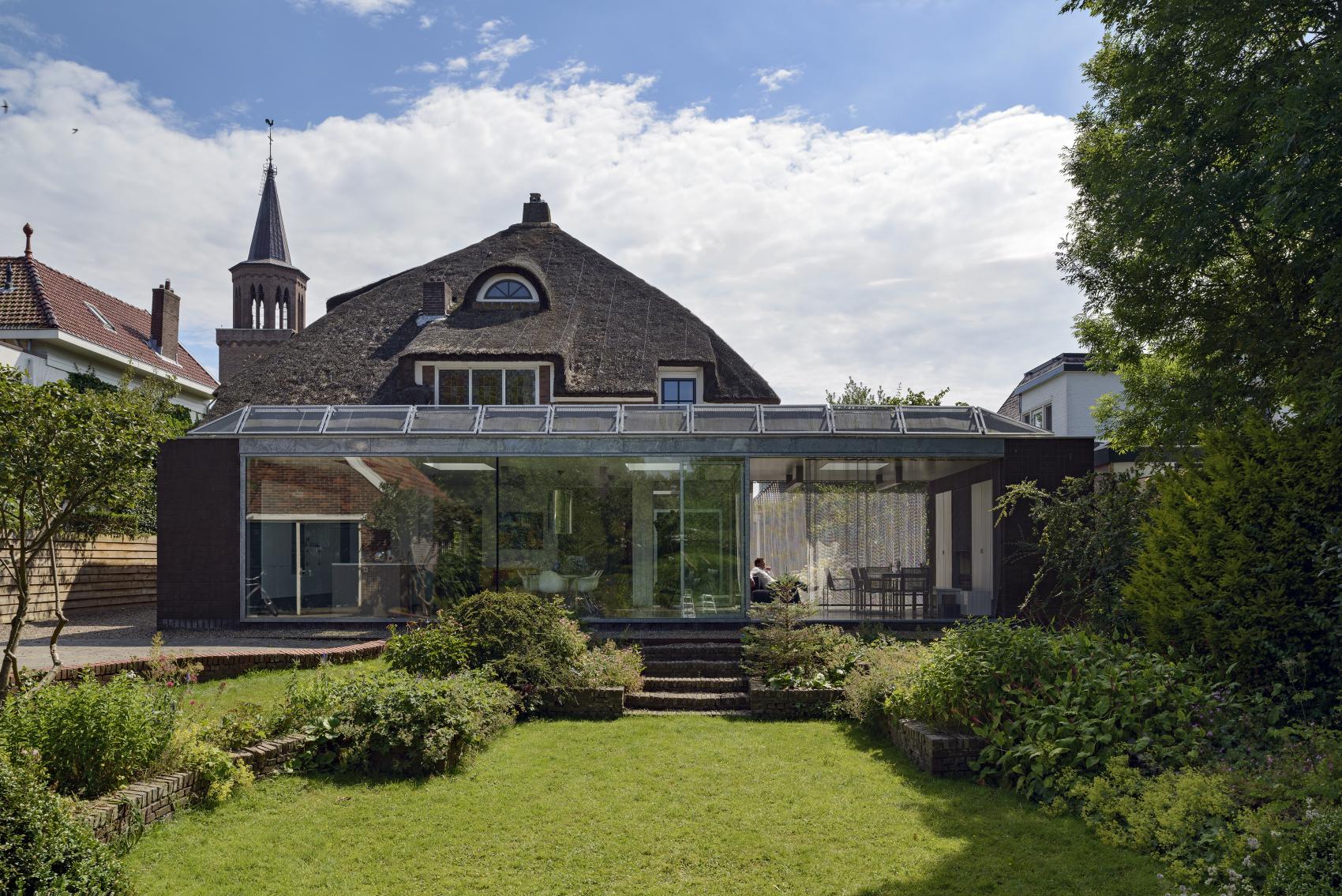 woonkeuken met terras aan tuin